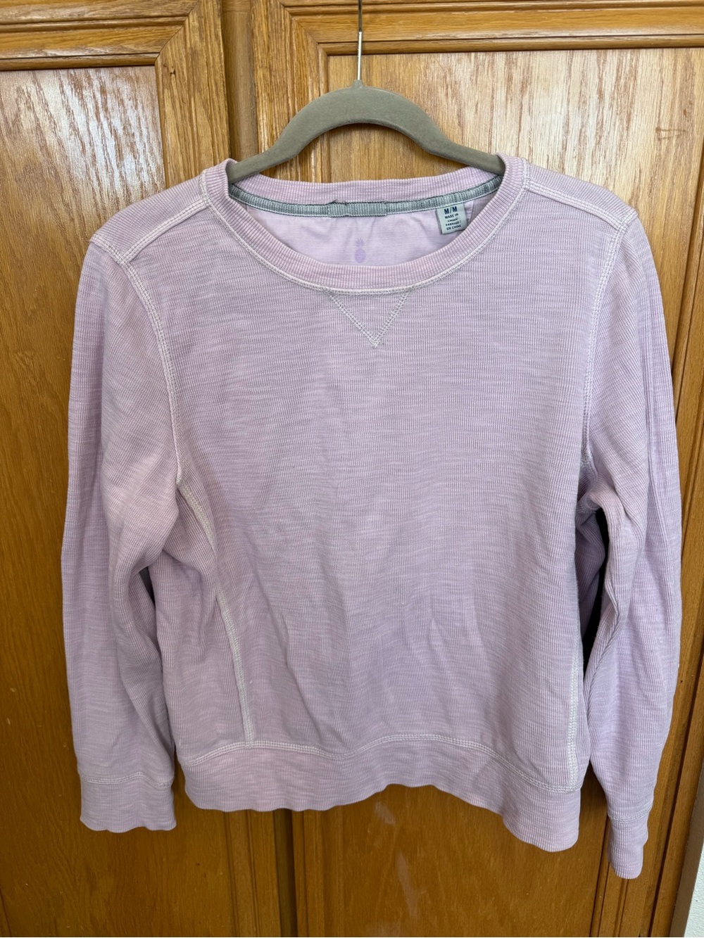 Tommy Bahama Women’s Lavender Crewneck Pullover sweatshirt size medium